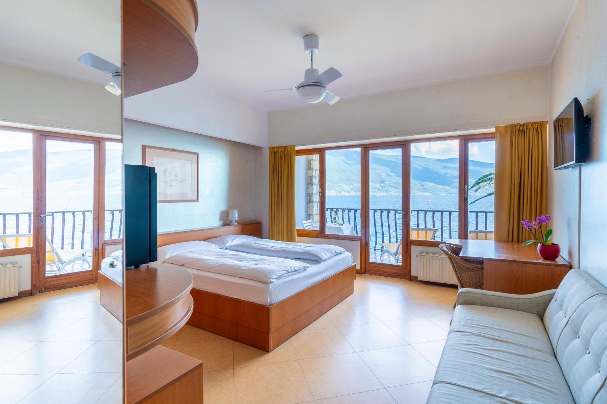 Hotel Forbisicle ティニャーレ エクステリア 写真